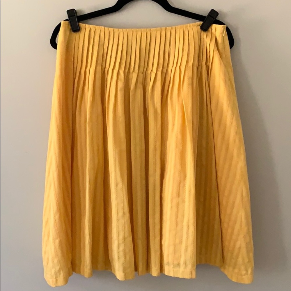 Nordstrom gold yellow A-line pleated skirt. Medium